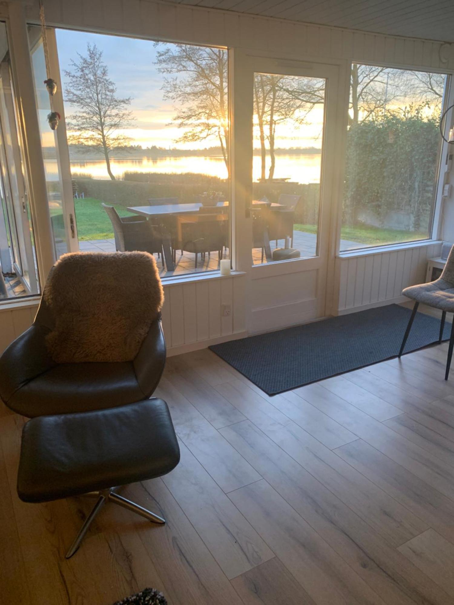 Huset Ved Soen Taet Pa Herning Og Mch Og Boxen 90 M2 Sunds Экстерьер фото