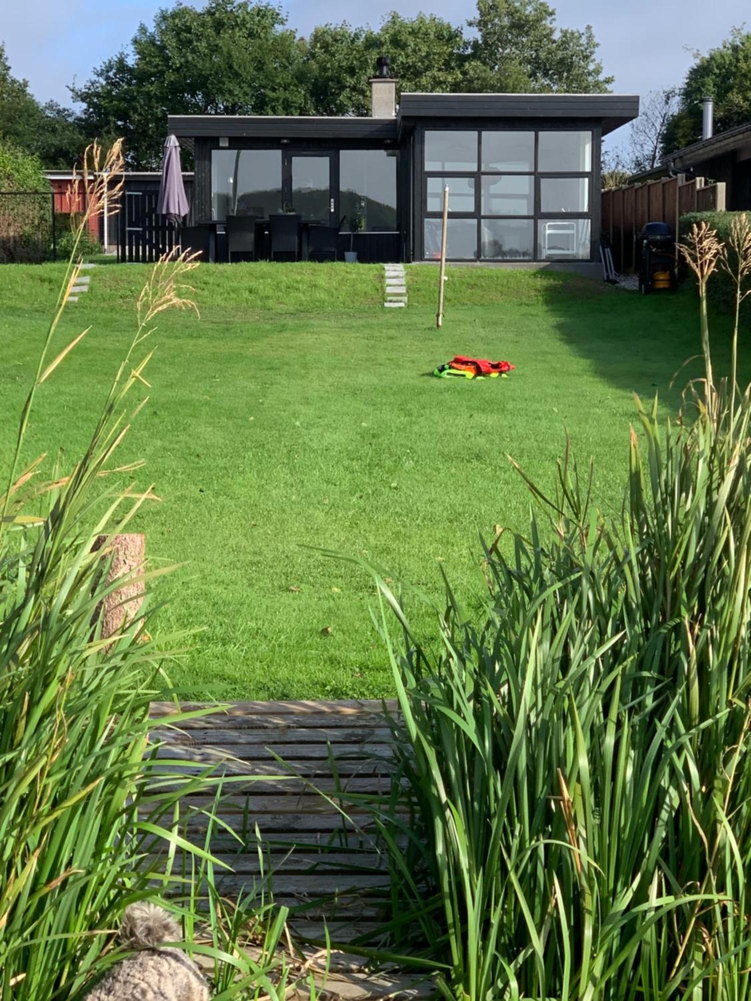 Huset Ved Soen Taet Pa Herning Og Mch Og Boxen 90 M2 Sunds Экстерьер фото
